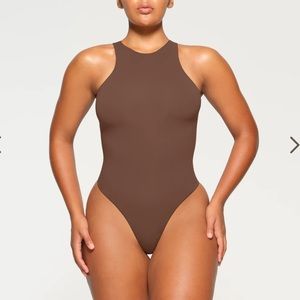 SKIMS FITS EVERYBODY HIGH NECK BODYSUIT